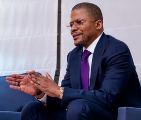 官方赛程页面-民主刚果体育部长：千万美元能修路，但赞助巴萨能培养出本国梅西